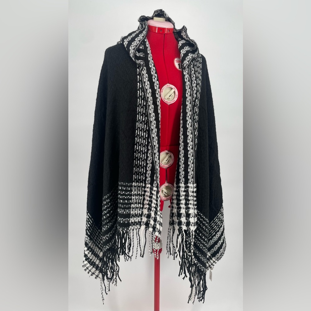 NWT Ethel & Myrtle Hooded Black And White Oversized Blanket Scarf/Shawl /Wrap